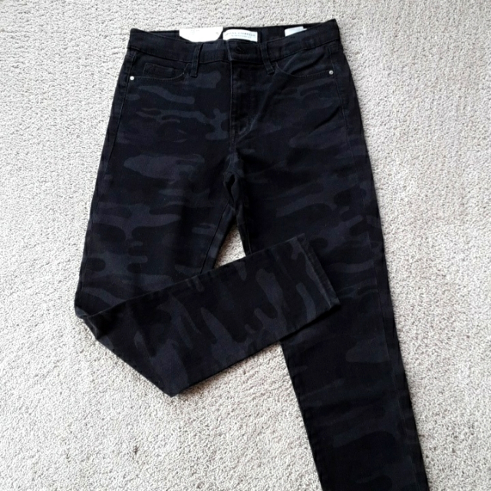 Democracy NWT camo jean SZ 4